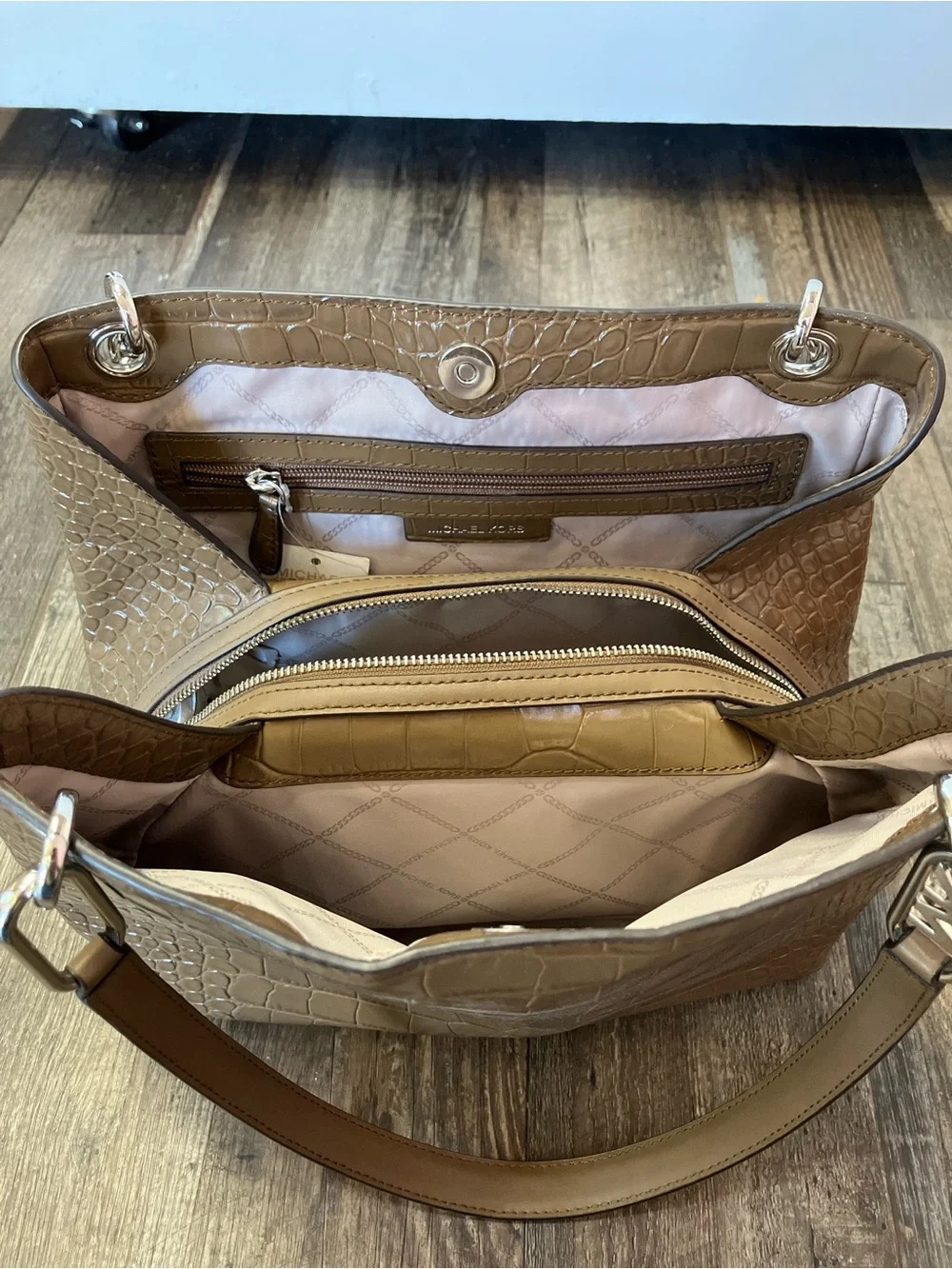 NWT MICHAEL Michael Kors Tan Kensington Large Croc-Embossed Leather Bag Purse
